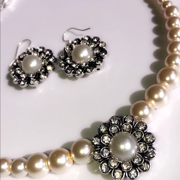 Necklace Set - Picture 1 of 1